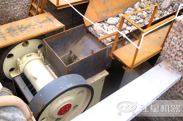 顎式破碎機(jī)、給料機(jī)